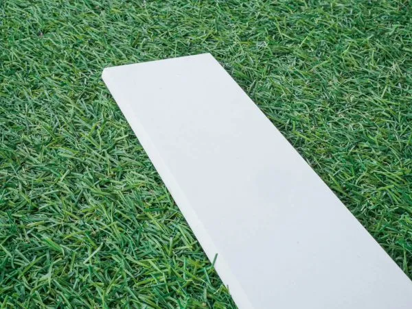 Battiscopa gres porcellanato bianco 60cm becco di civetta, finitura liscia per interno