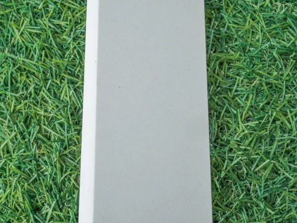 Battiscopa gres porcellanato bianco 60cm becco di civetta per finiture pavimenti